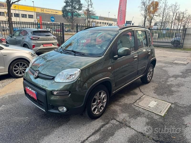 Usata Fiat Panda 4x4 95 CV (69 kW) 2015 Verde Utilitaria