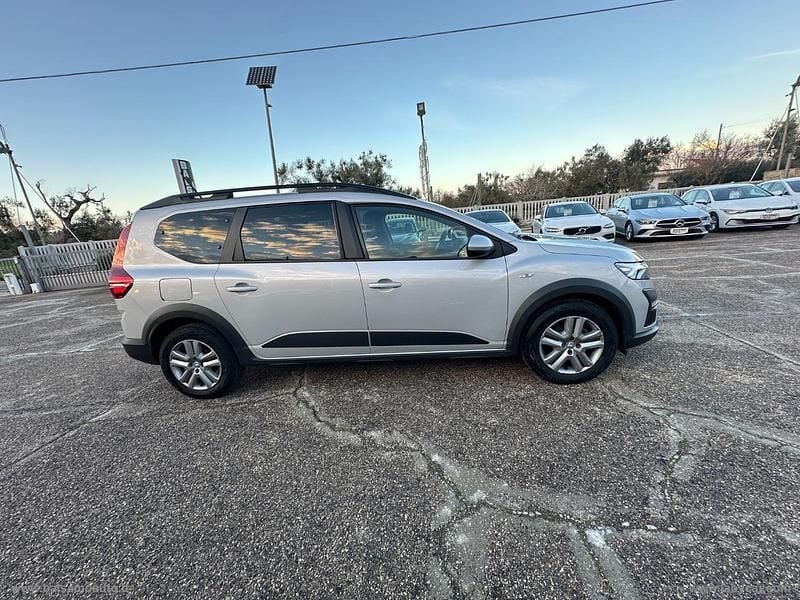 Usata Dacia Jogger Extreme 101 CV (74 kW) 2022 Argento Monovolume