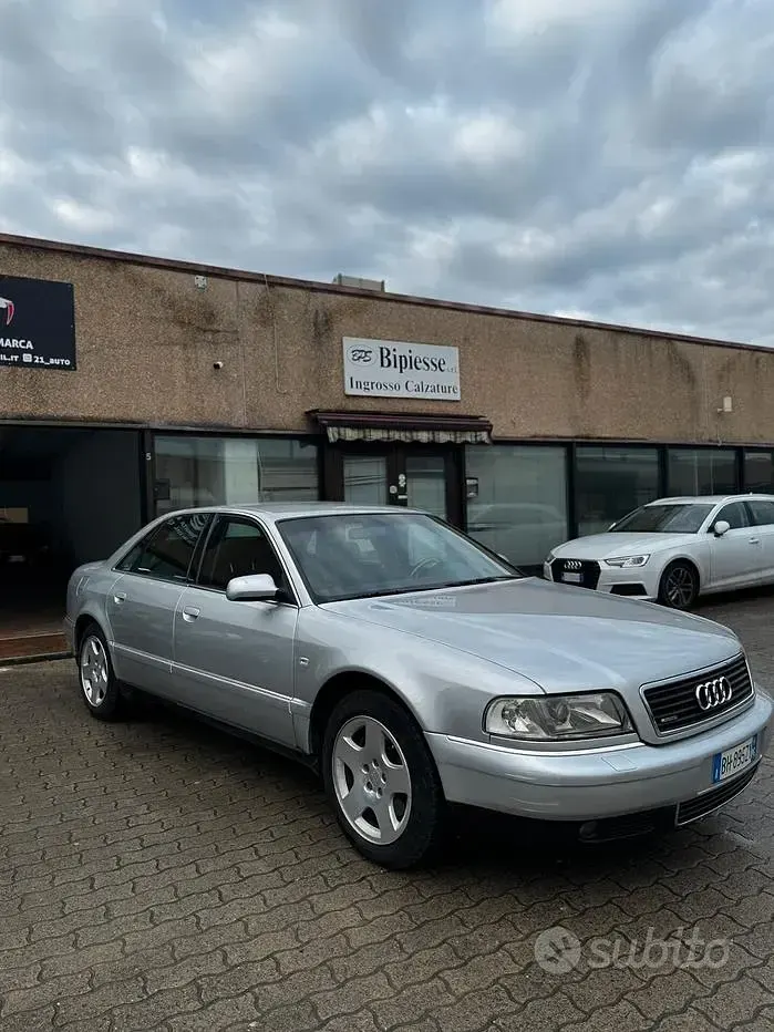 Usata Audi A8 179 CV (131 kW) 2000 Grigio Berlina