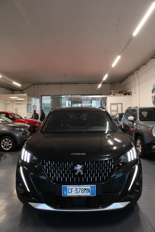 Usata Peugeot 2008 GT-line 110 CV (80 kW) 2021 Nero SUV