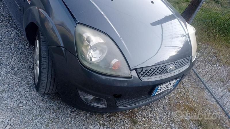 Usata Ford Fiesta 73 CV (53 kW) 2007 Utilitaria