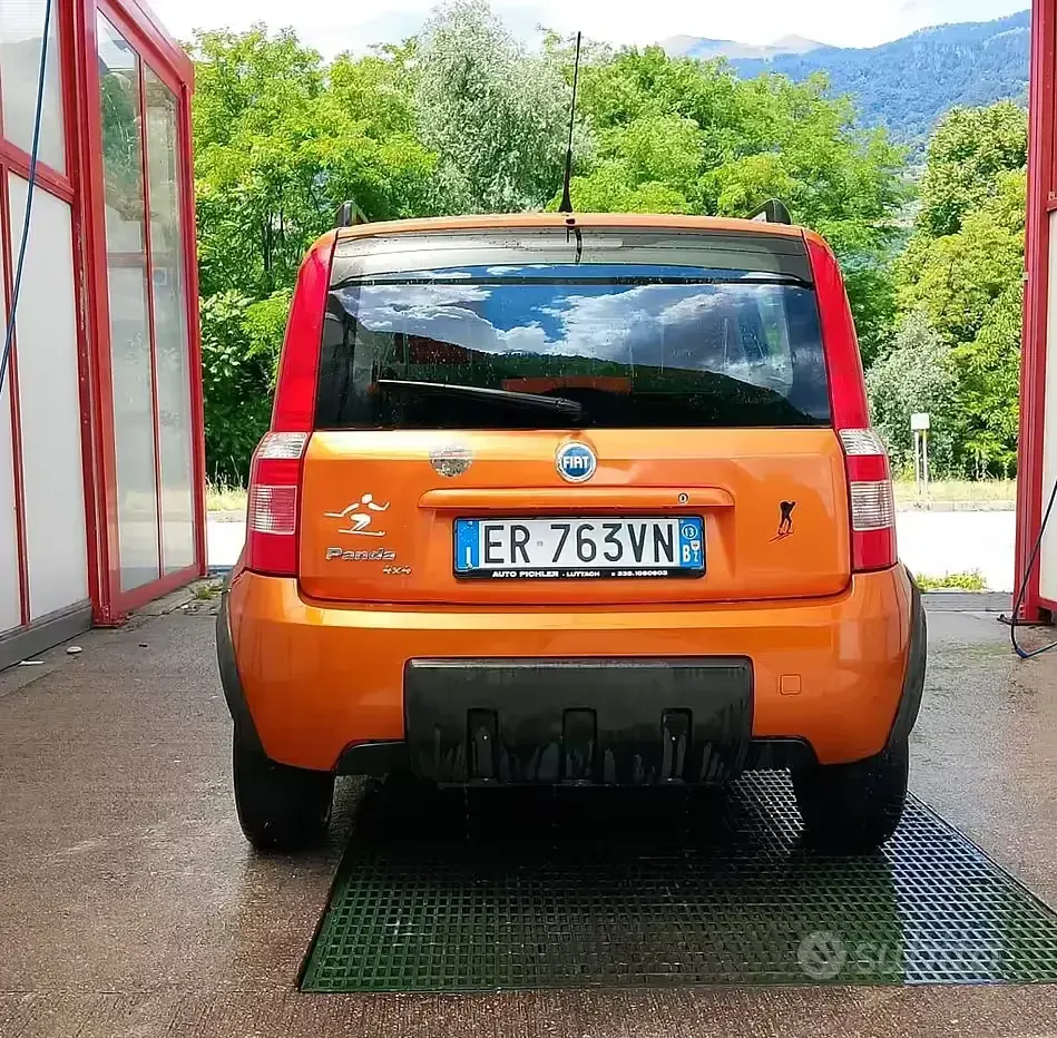 Usata Fiat Panda 4x4 69 CV (50 kW) 2010 Arancione Utilitaria