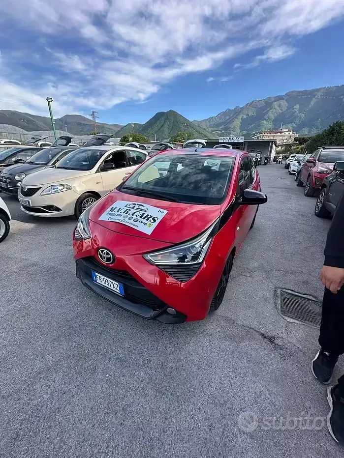 Brugt Toyota Aygo X-play 72 HK (52 kW) 2018 Rød Hatchback