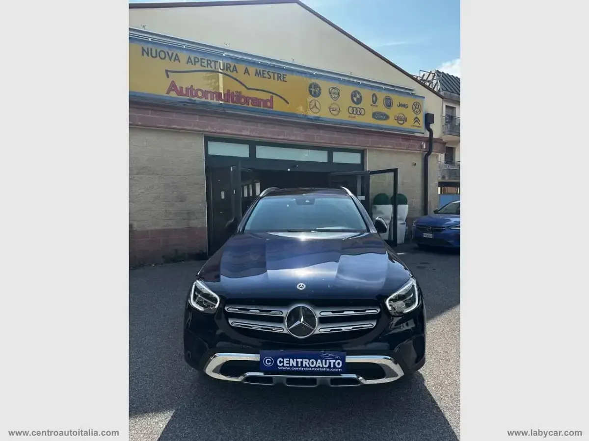 Usata Mercedes GLC300 Business 194 CV (142 kW) 2022 Blu/azzurro SUV