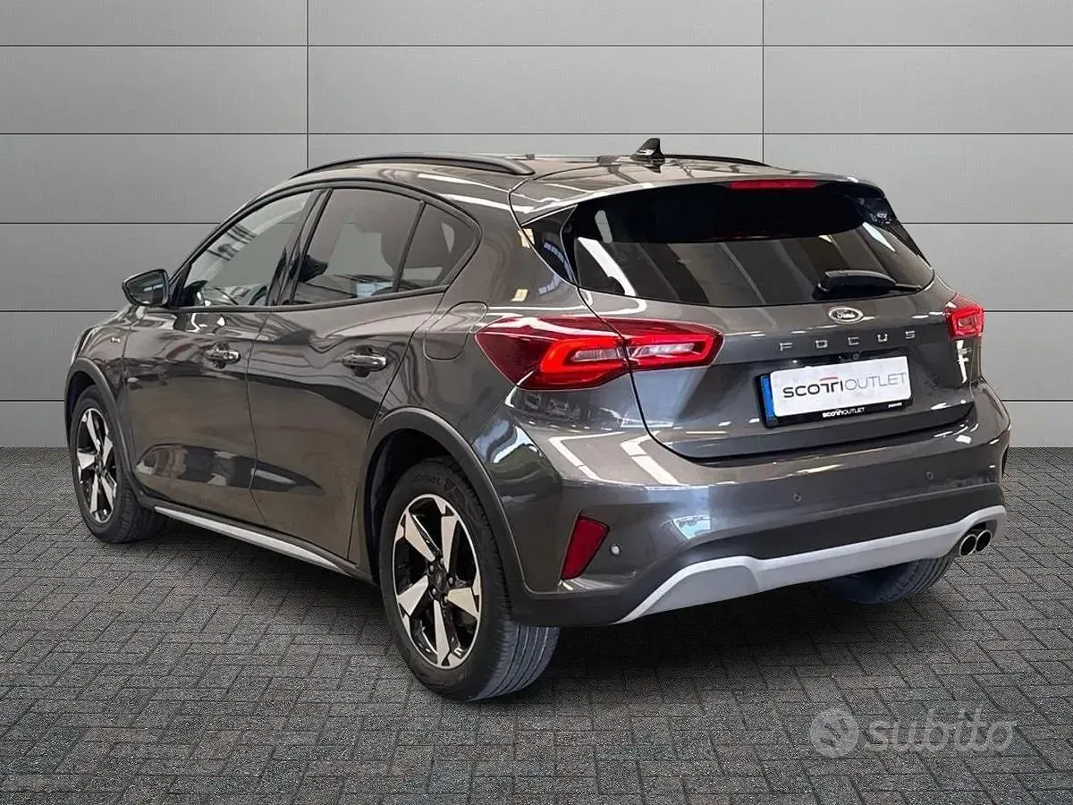 Usata Ford Focus ST 125 CV (91 kW) 2023 Grigio Berlina