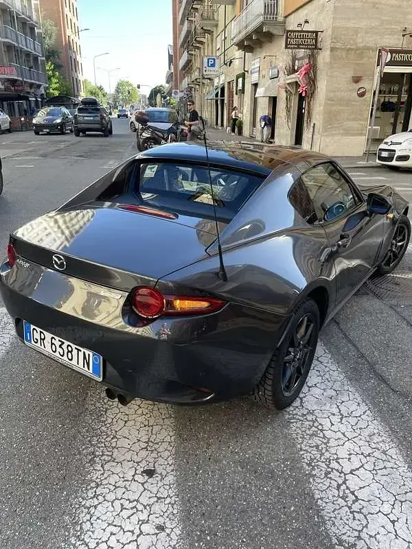 Usata Mazda MX5 Inclusive 160 CV (117 kW) 2017 Grigio Cabrio