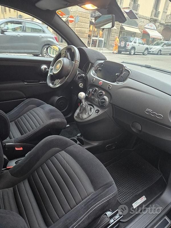 Usata Abarth 695 180 CV (132 kW) 2023 Nero Utilitaria