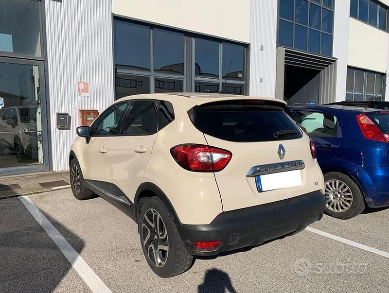 Usata Renault Captur 110 CV (80 kW) 2015 Bianco SUV