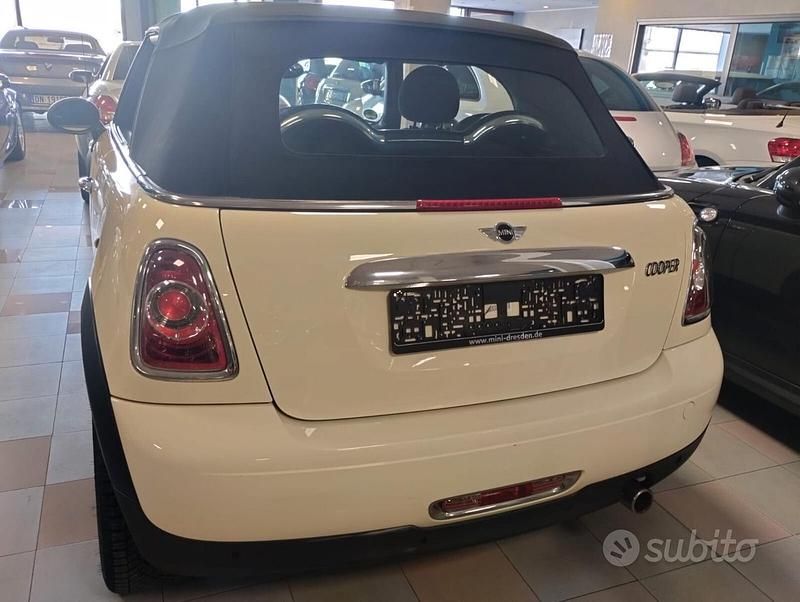 Usata Mini Cooper Cabriolet 122 CV (89 kW) 2014 Beige Cabrio