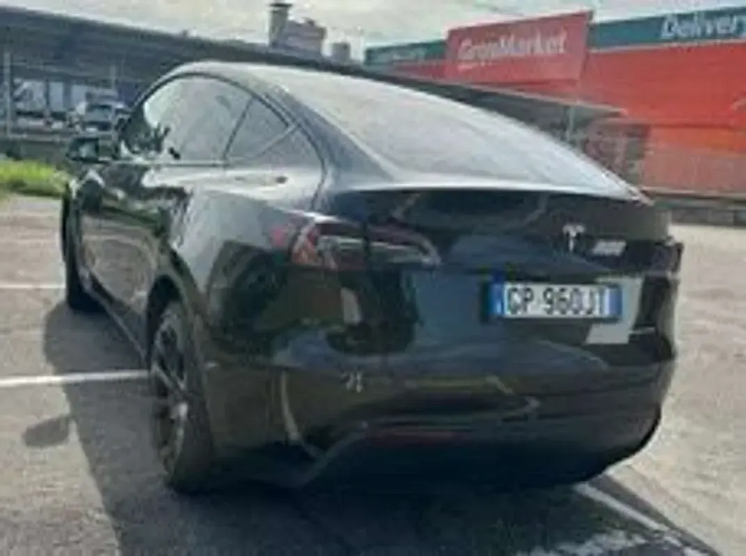 Usata Tesla Model Y 152 kW (208 CV) 2023 Nero SUV