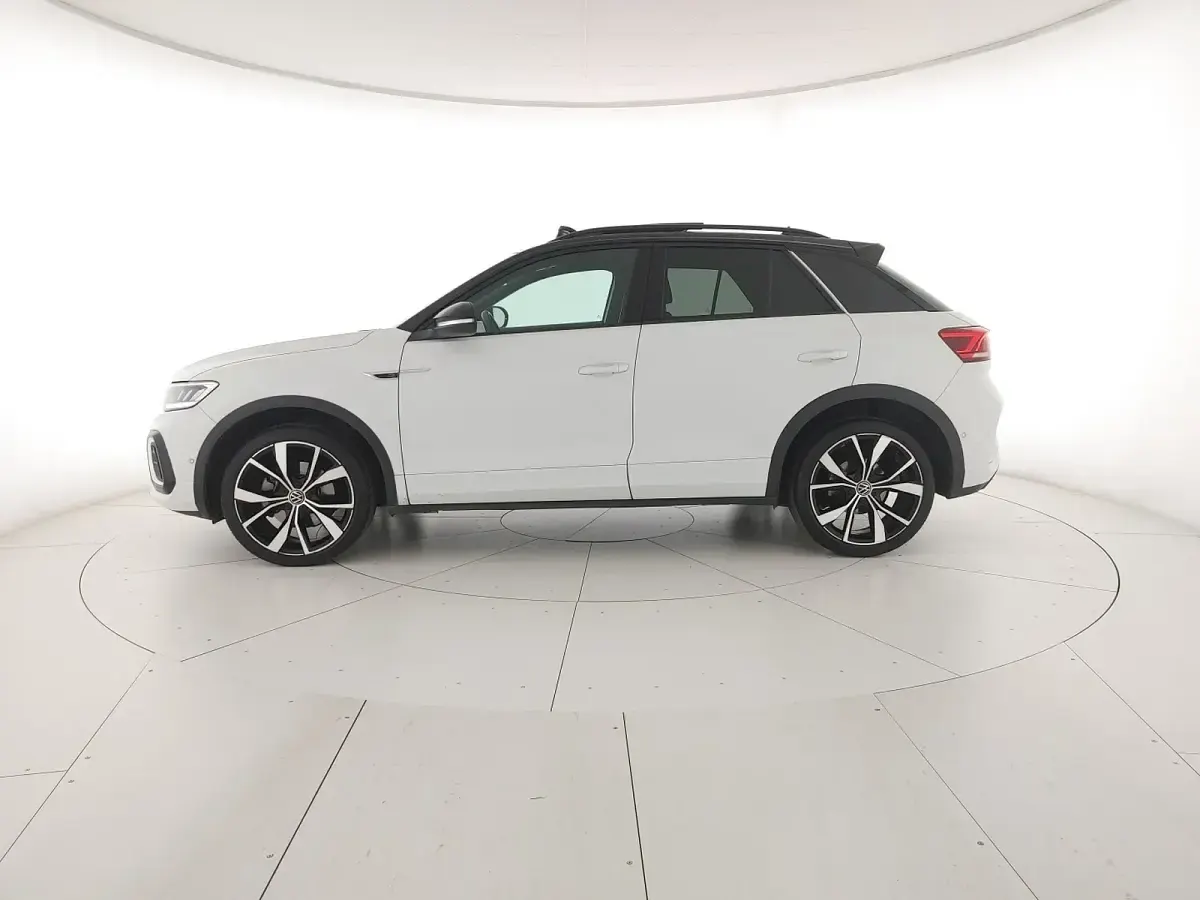 Usata VW T-Roc R-line 150 CV (110 kW) 2022 Pure white deep black perlato SUV