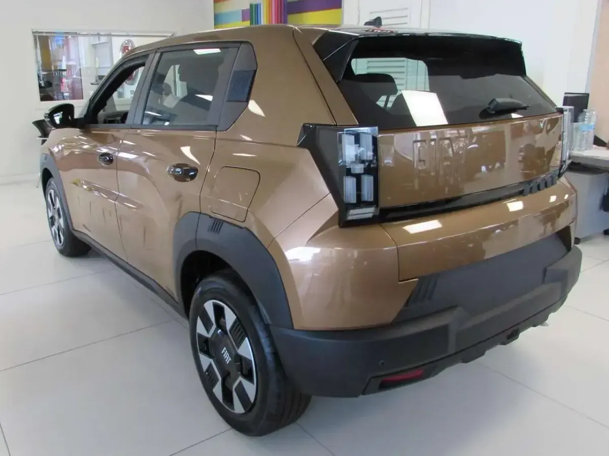 Nuova Fiat Grande Panda Icon 101 CV (74 kW) 2026 Bronzo luna Utilitaria