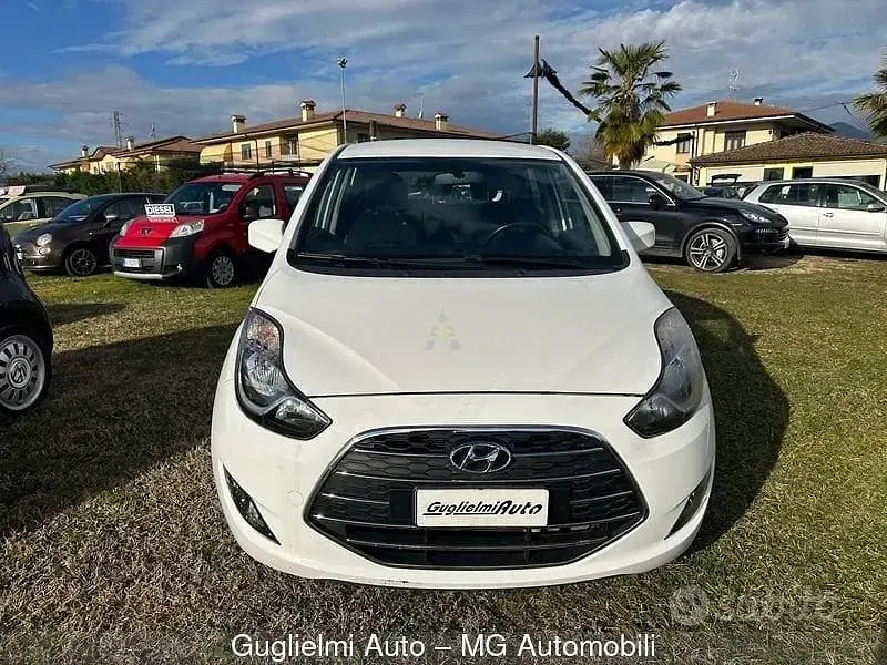 Usata Hyundai ix20 Xpossible 90 CV (66 kW) 2015 Bianco Utilitaria