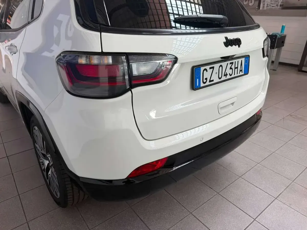 Usata Jeep Compass Summit 131 CV (96 kW) 2025 Bianco SUV