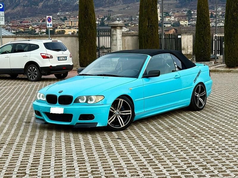 Usata BMW 325 Cabriolet Efficient Dynamics 240 CV (176 kW) 2001 Blu Cabrio