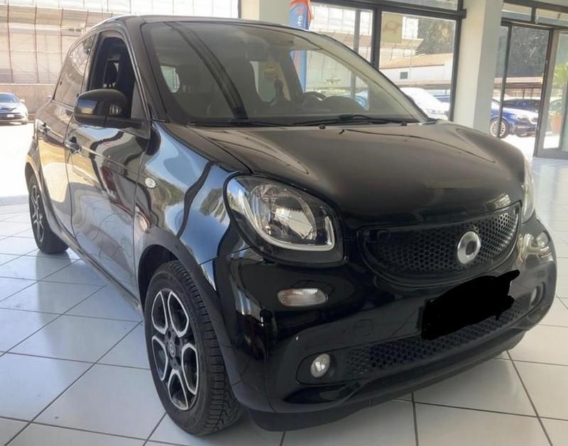 Usata Smart ForFour Prime 89 CV (65 kW) 2018 Nero Utilitaria