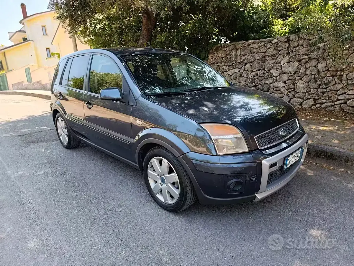 Usata Ford Fusion 68 CV (50 kW) 2008 Utilitaria