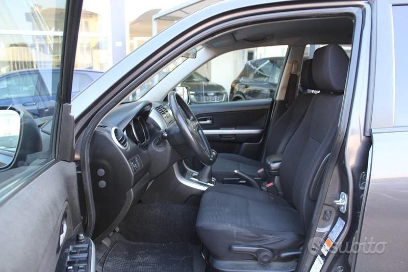 Usata Suzuki Grand Vitara 129 CV (94 kW) 2011 Grigio SUV