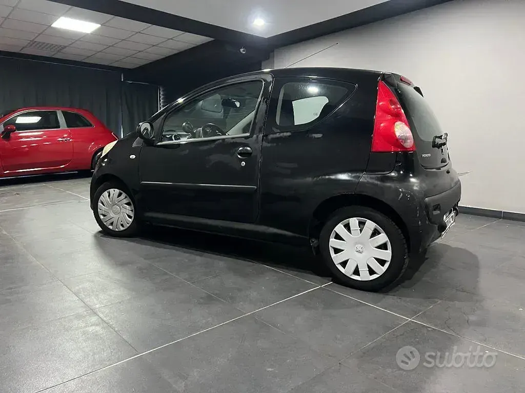 Usata Peugeot 107 68 CV (50 kW) 2006 Nero Utilitaria