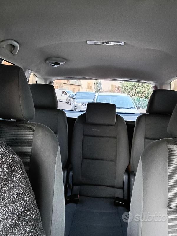 Usata VW Touran 150 CV (110 kW) 2010 Grigio Monovolume