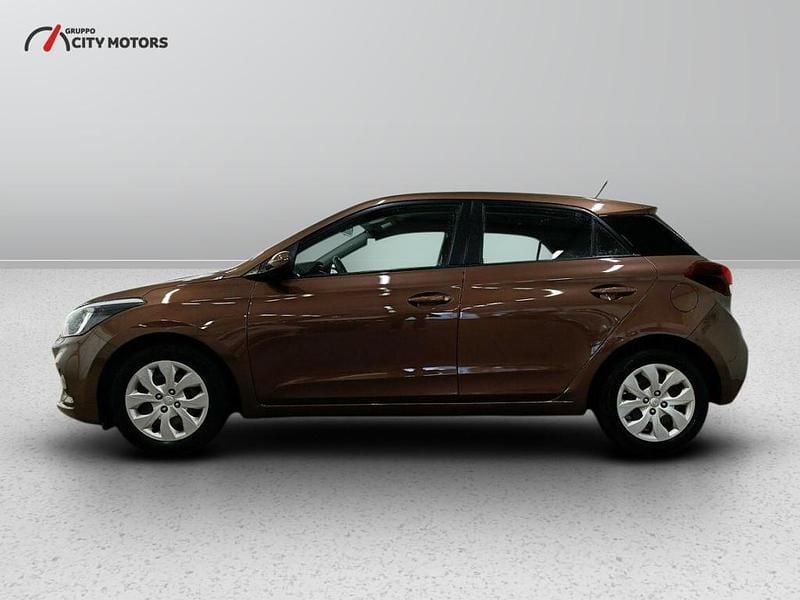 Käytetty Hyundai i20 Advanced 75 HP (55 kW) 2019 Peessi Tila-auto