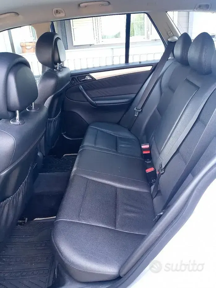 Usata Mercedes C220 150 CV (110 kW) 2007 Grigio Station wagon
