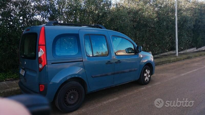 Verde Usata 2008 Renault Kangoo Monovolume | 2500 € (Buon prezzo) - Immagine 1/4