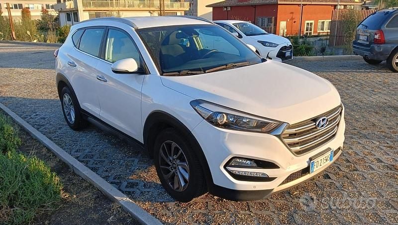 Bianco Usata 2016 Hyundai Tucson Xpossible SUV | 12.000 € (Buon prezzo) - Immagine 1/4