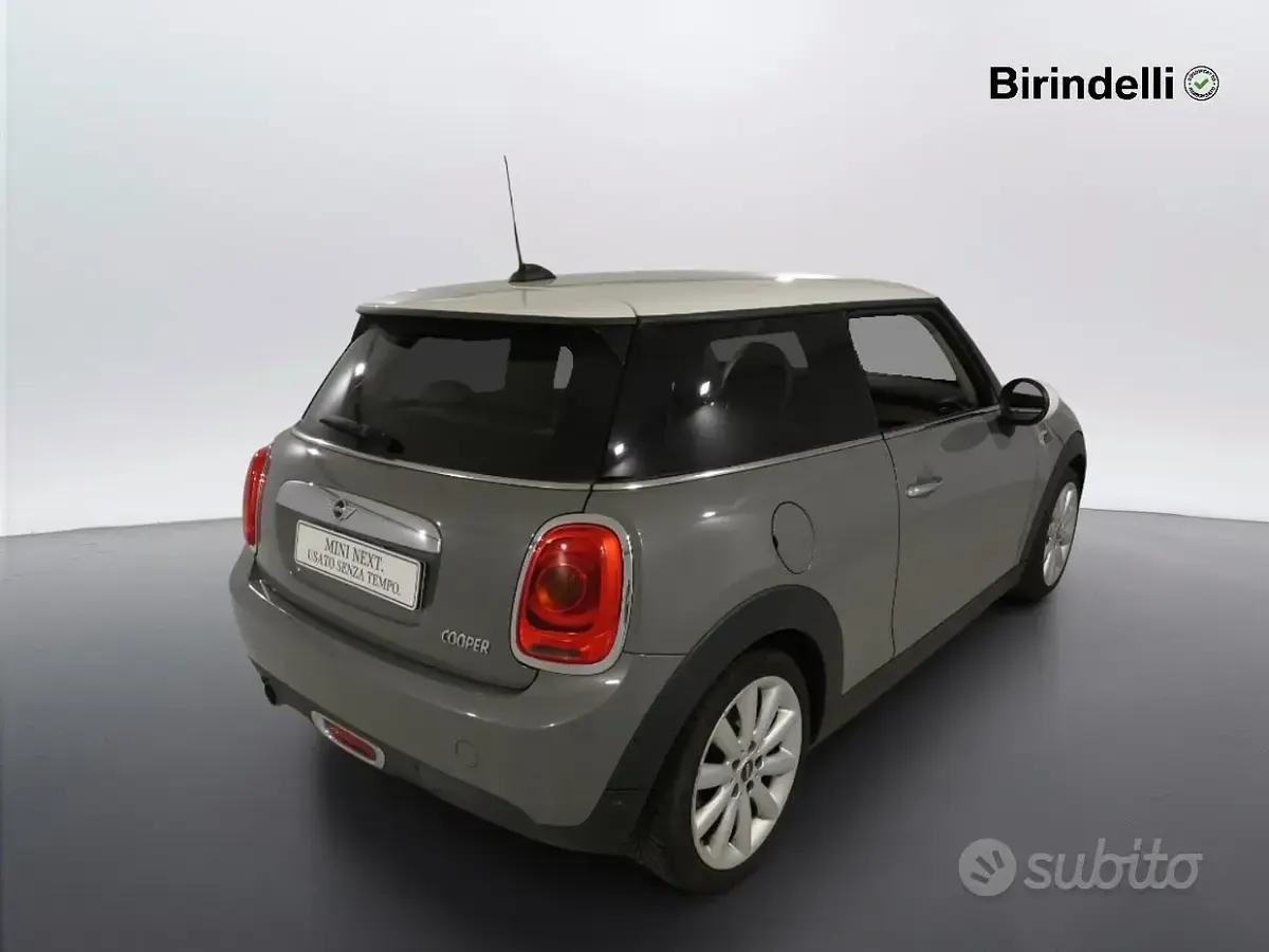 Usata Mini Cooper Hype 136 CV (100 kW) 2017 Moonwalk grey metallic Utilitaria