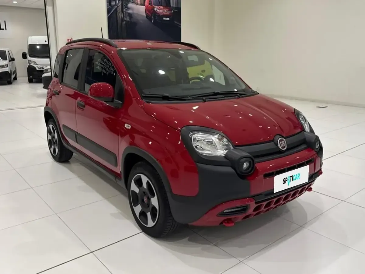 Usata Fiat Panda Cross Cross 70 CV (51 kW) 2024 Rosso Utilitaria