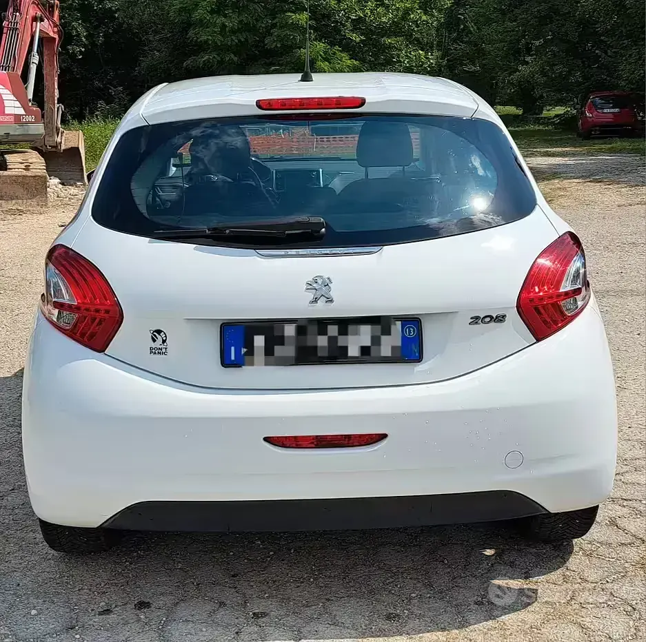 Usata Peugeot 208 Allure 82 CV (60 kW) 2013 Bianco Utilitaria