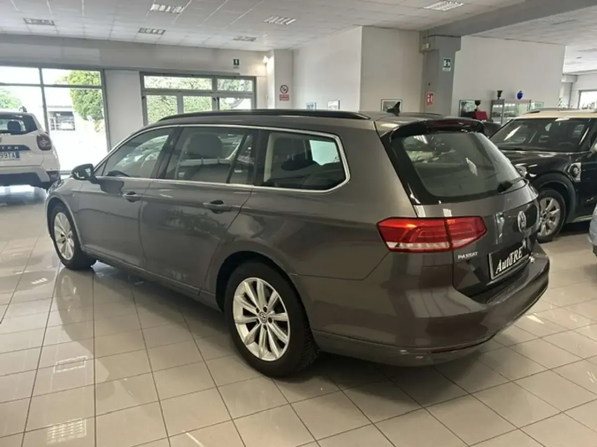 Usata VW Passat Business 150 CV (110 kW) 2017 Grigio Station wagon