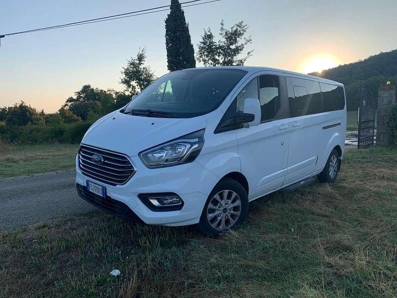 Usata Ford Tourneo Titanium 131 CV (96 kW) 2019 Bianco Monovolume