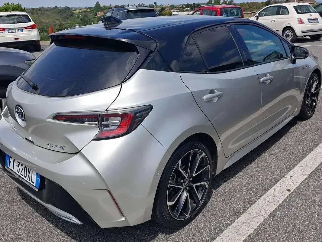 Usata Toyota Corolla Lounge 184 CV (135 kW) 2019 Argento Berlina