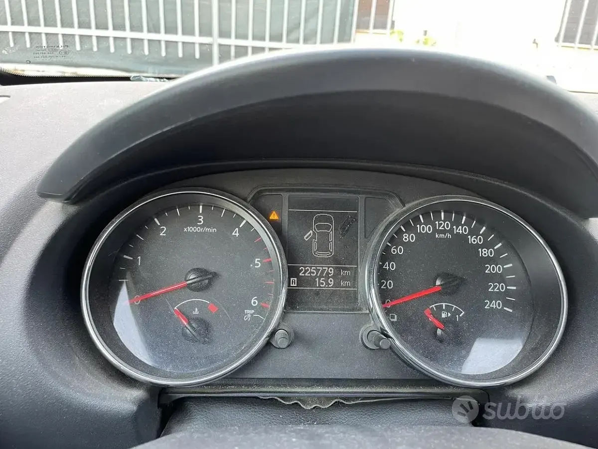 Usata Nissan Qashqai Tekna 131 CV (96 kW) 2013 Grigio SUV