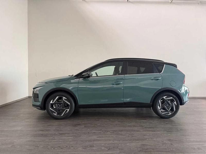 Nuova Hyundai Bayon 77 CV (56 kW) 2025 Verde SUV