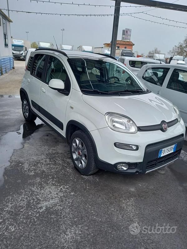Usata Fiat Panda 4x4 75 CV (55 kW) 2015 Bianco Utilitaria