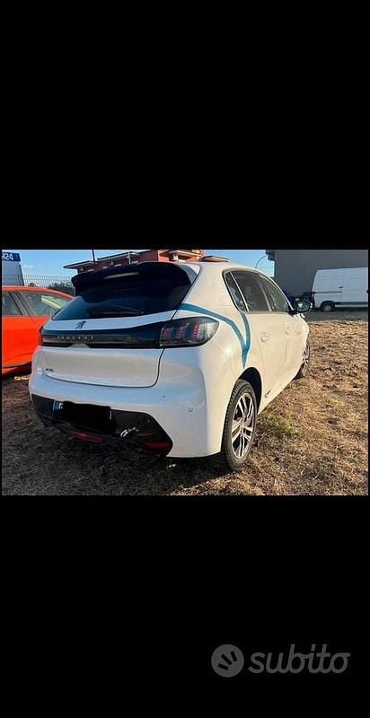 Usata Peugeot 208 2023 Bianco Utilitaria