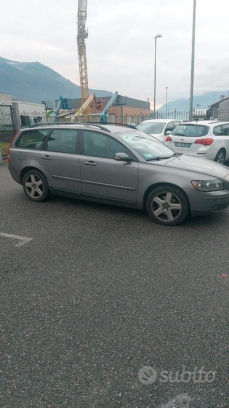 Usata Volvo V50 Momentum 136 CV (100 kW) 2005 Grigio Station wagon