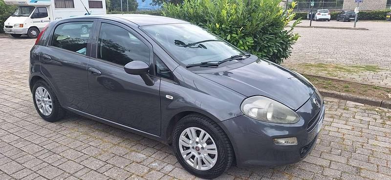 Usata Fiat Punto Lounge 95 CV (69 kW) 2017 Utilitaria