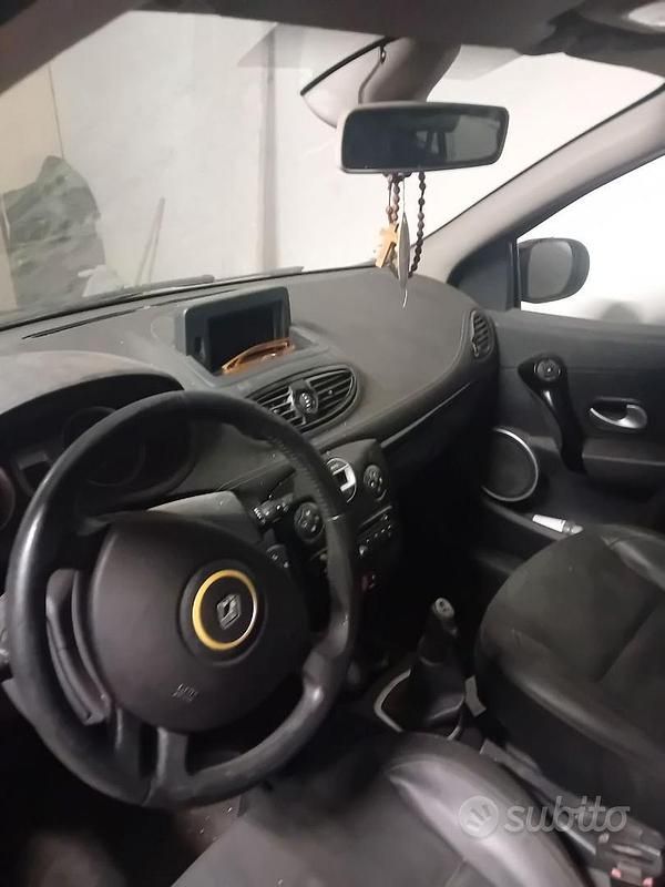 Usata Renault Clio II 58 CV (42 kW) 2011 Nero Utilitaria