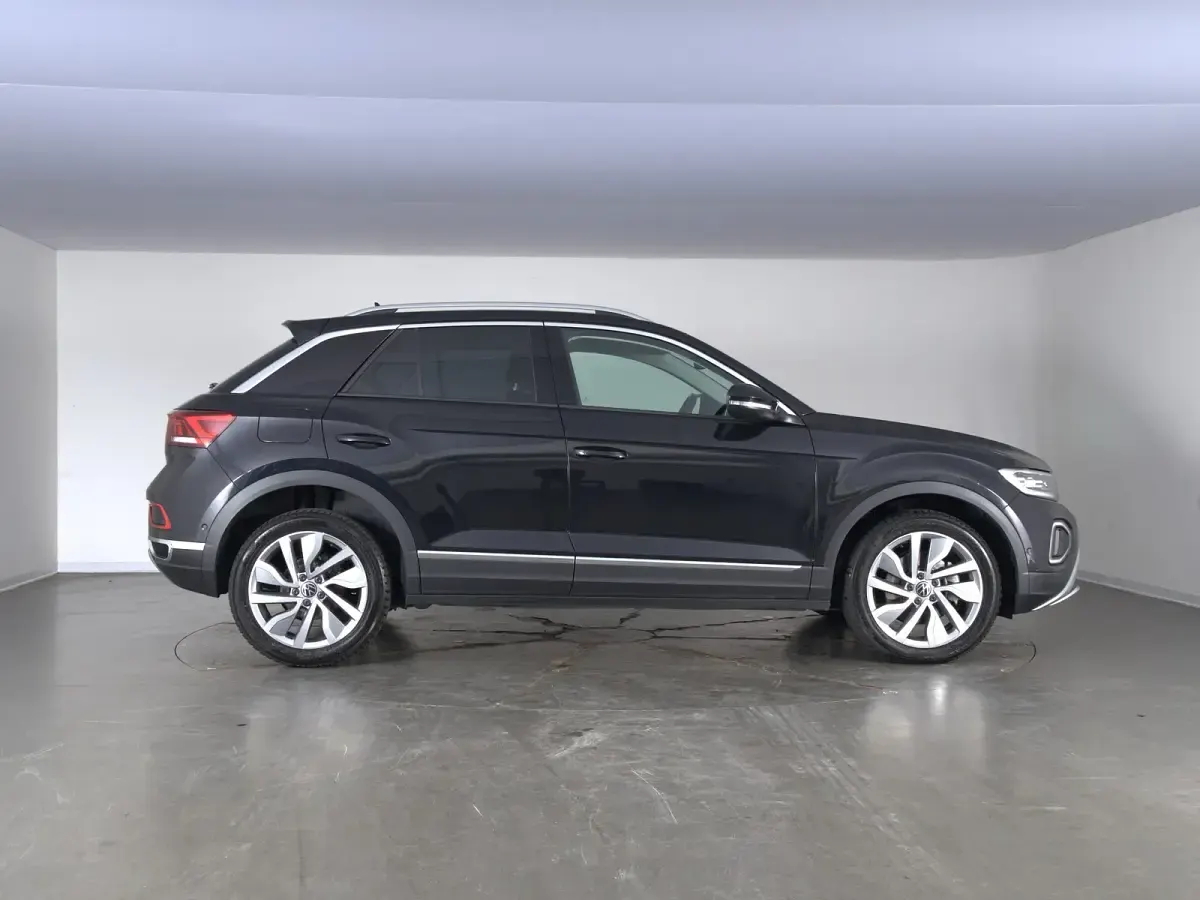 Usata VW T-Roc Style 150 CV (110 kW) 2023 Deep black perlato SUV