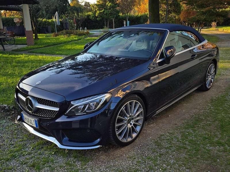 Usata Mercedes C250 204 CV (150 kW) 2018 Blu/azzurro Cabrio