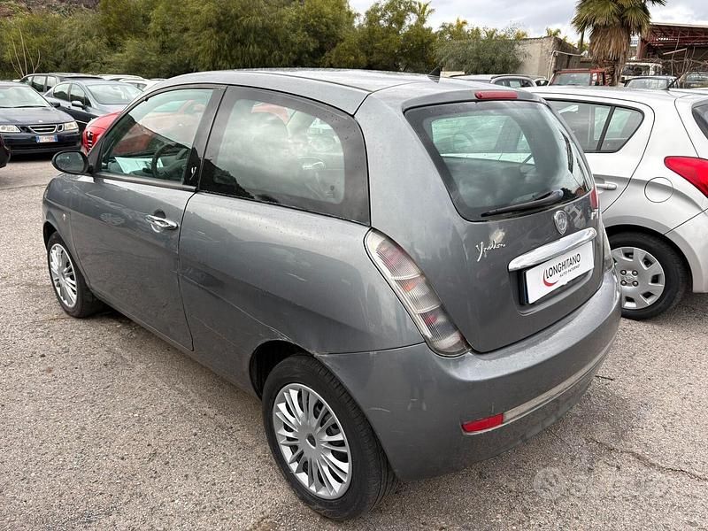 Usata Lancia Ypsilon 75 CV (55 kW) 2007 Grigio Utilitaria