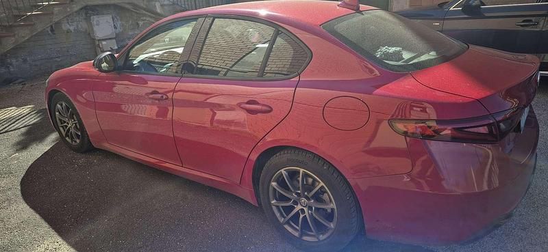 Usata Alfa Romeo Giulia 150 CV (110 kW) 2017 Rosso Berlina