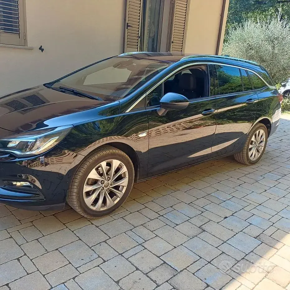 Usata Opel Astra 110 CV (80 kW) 2018 Nero Station wagon