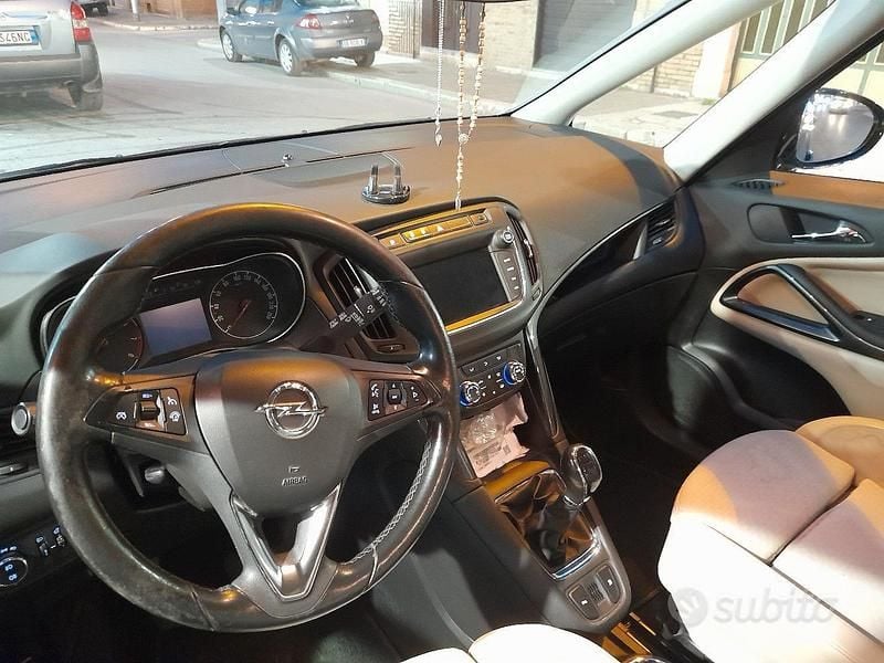 Usata Opel Zafira 150 CV (110 kW) 2018 Grigio Monovolume