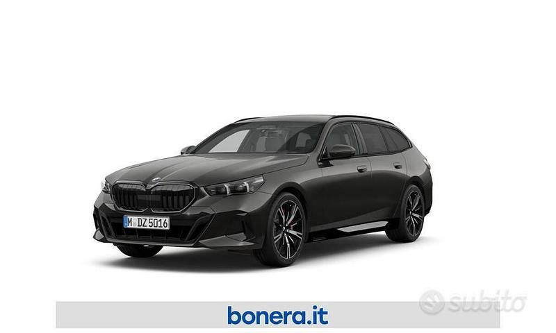 Grigio Nuova 2025 BMW 540 M Sport Station wagon | 80.900 € (Cara) - Immagine 1/4