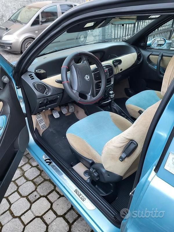 Usata Lancia Ypsilon 60 CV (44 kW) 2002 Blu Utilitaria