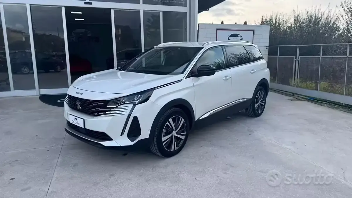 Usata Peugeot 5008 Allure 131 CV (96 kW) 2023 Bianco SUV